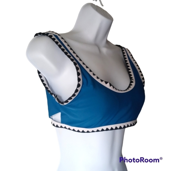 ROMWE Women's Embroidery Triangles Bikini Top . Size L. - Picture 3 of 10